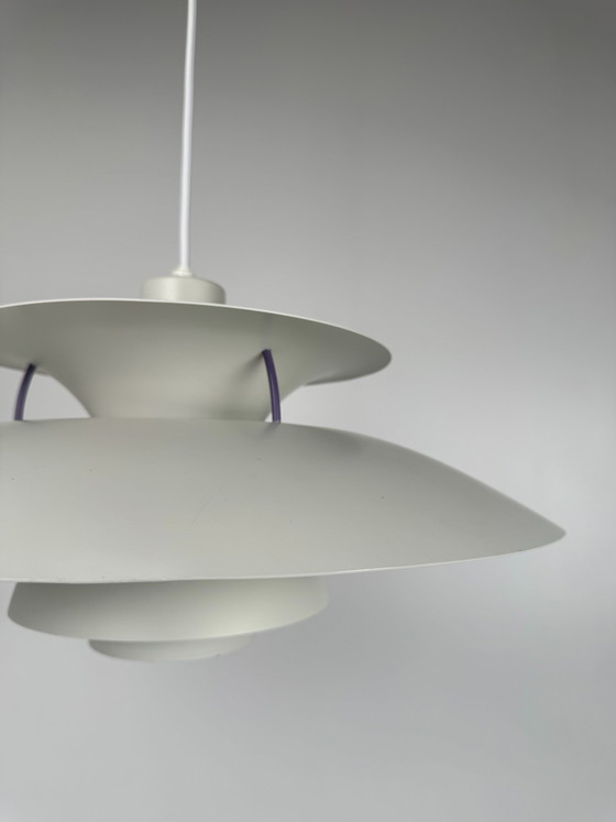 Image 1 of Lampada a sospensione Louis Poulsen PH5 – Un classico senza tempo del design danese