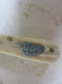 Coltello tascabile pieghevole Vendetta Corsican in acciaio A20 e osso, con simboli di testa di moro e cinghiale, vintage