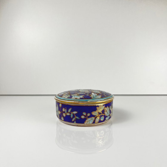 Image 1 of Chinese blue porcelain box with bird and flower motif, Guangxu style, 20th century