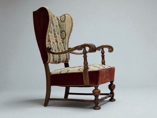 Poltrona danese con schienale alto, anni '50, tessuto di lana intrecciato, velluto rosso per mobili, legno di frassino.