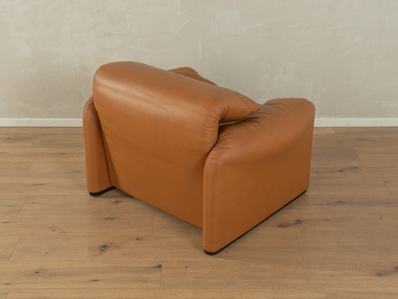 Image 1 of 675 MARALUNGA Sillón y otomana, Vico Magistretti, Cassina