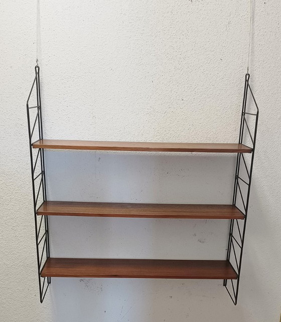 Étagère Murale Vintage Distincte avec Trois Tablettes – Armoires murales, Metal, Wood (photo 8 of 8)