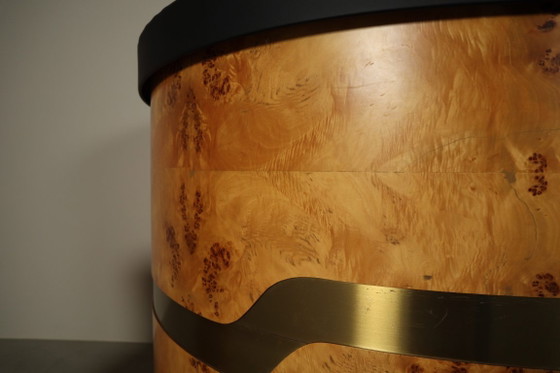 Italian burl wood cocktail bar with illuminated back and two stools, 1970s, Liquor cabinets, Brass, Black (photo 17 of 17)