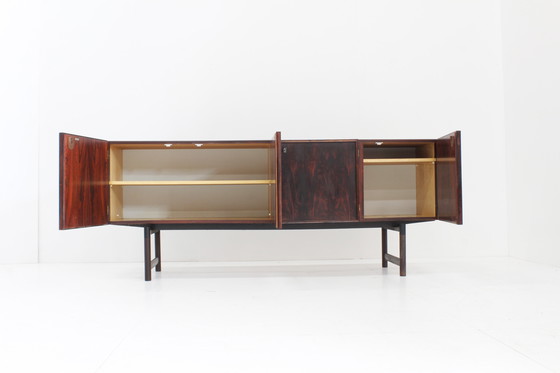 Image 1 of Buffet vintage en bois de rose du Mid Century