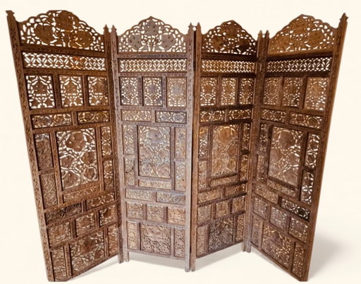 Hermoso biombo antiguo tallado a mano