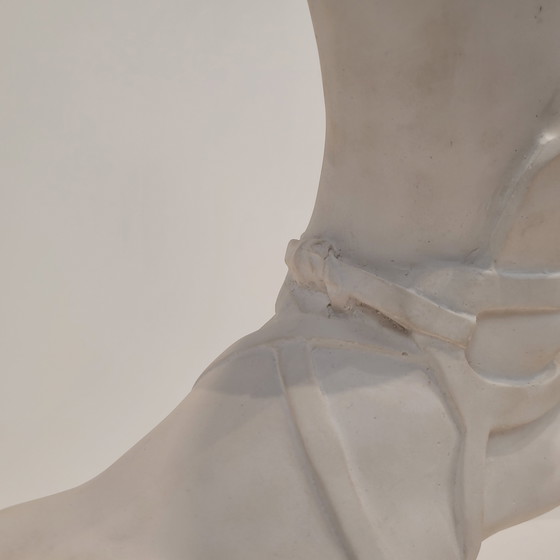 Image 1 of 	 Escultura / Figura “Pie A La Antica”, Polvo De Mármol, Estilo Clasicista, S. Xxi – Francia