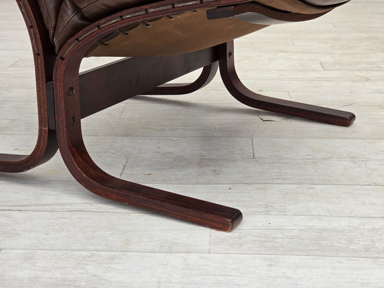 Image 1 of 1970, Noors ontwerp van Ingmar Relling voor Westnofa, model "Siesta" met armleuningen.