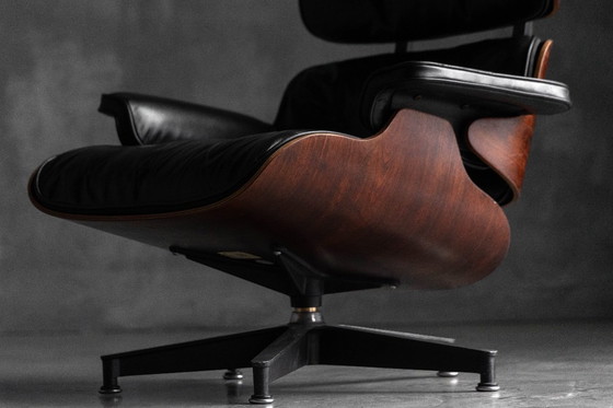 Image 1 of Sillón y otomana Eames de primera generación, de Charles y Ray Eames para Herman Miller, 1957