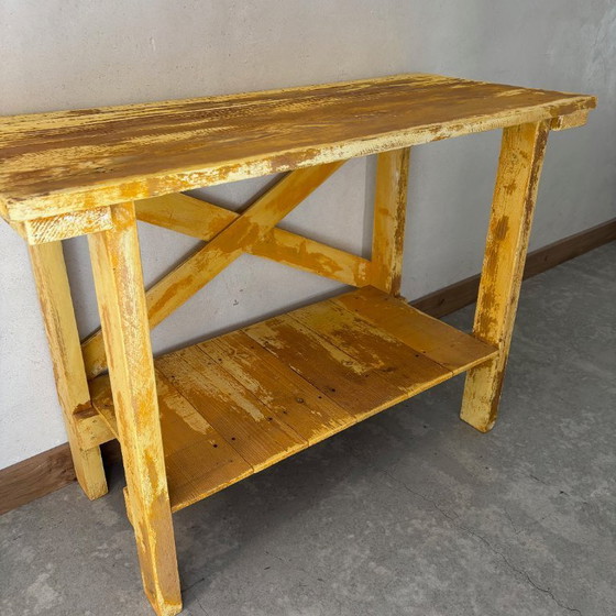 Image 1 of console en bois , patine jaune