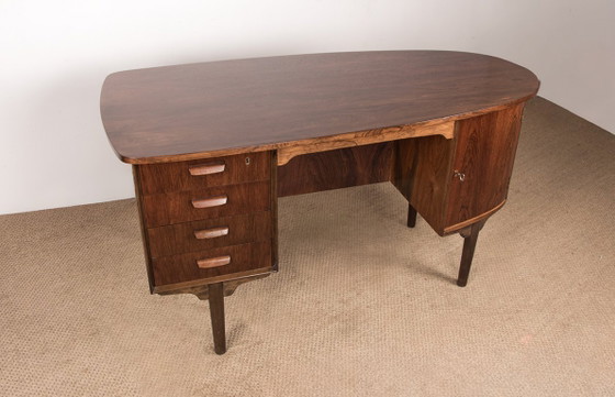 Image 1 of Bureau Danois ovale en palissandre par Gunni Omann 1960.