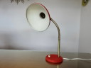 Franse "cocotte"-lamp van messing en rood gelakt metaal, jaren 1950-1960.