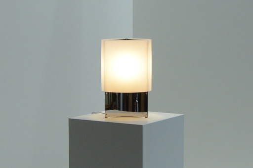 Lampe de table modèle 526/P par Massimo Vignelli pour Arteluce, Italie, années 1960.