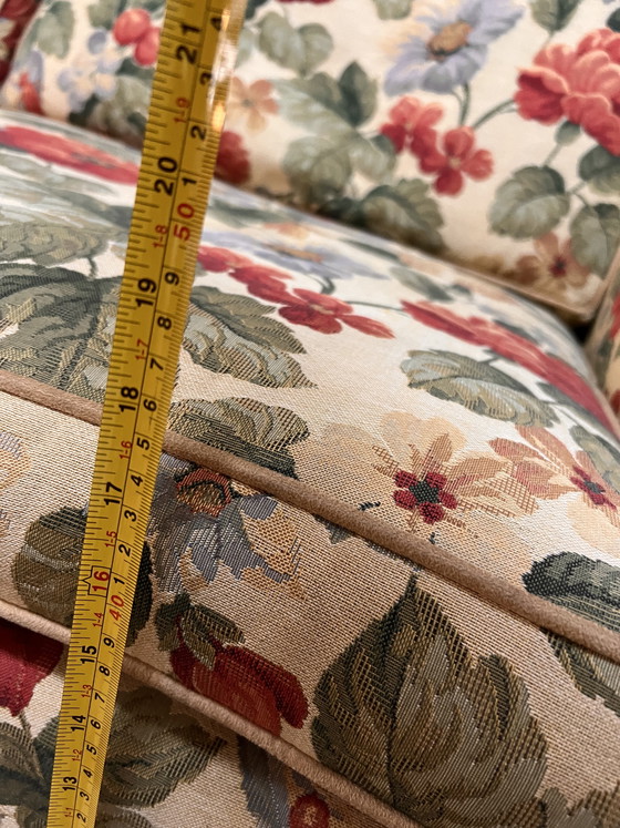 Image 1 of Banca di fiori in stile cottage inglese. 