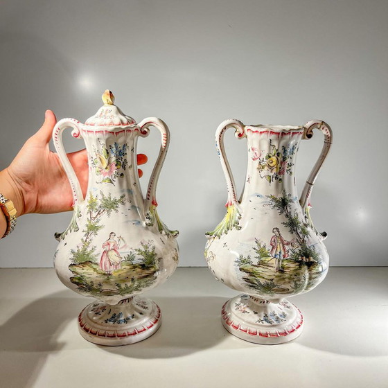 Vases couverts de Joseph Gaspard Robert pour Faïencerie de Marseille, 18e siècle, lot de 2 – Ceramic (photo 3 of 22)