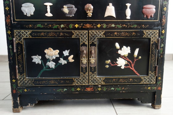Image 1 of Meuble chinois de rangement à incrustation de pierres dures, Chine milieu XXème