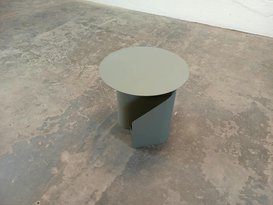 Tavolino Sentrum di Schmahl+Schnippering per Woud, Tavolini, Metallo, Verde (foto 6 di 14)