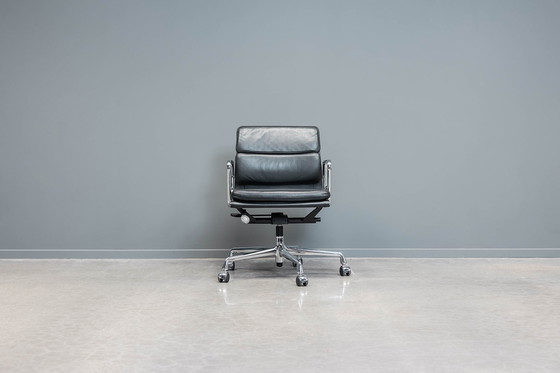 Image 1 of Eames Ea217 Softpad Office Chair