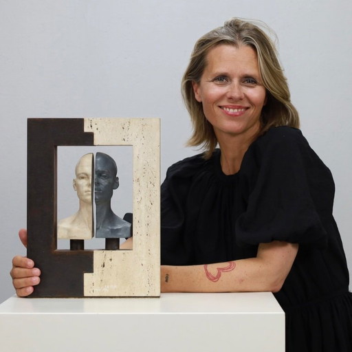 Sculpture "Deux = Un" de Josep Bofill, 1995