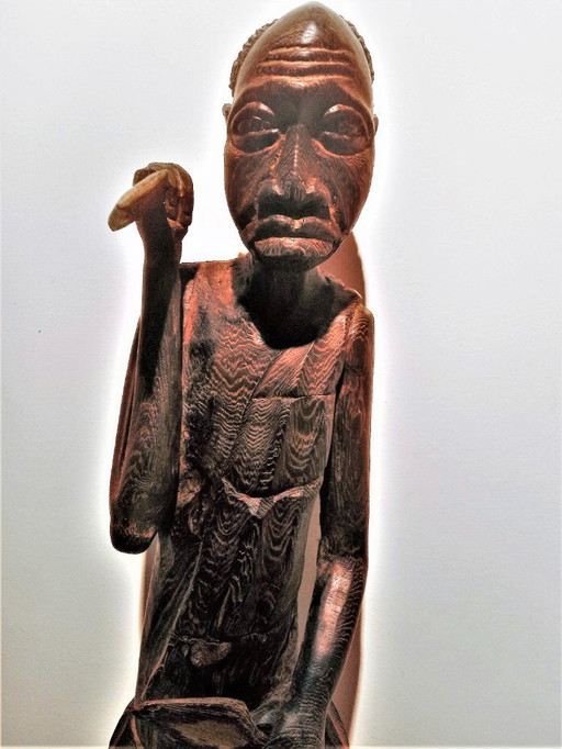 Statues africaines de grands et petits chasseurs/guerriers