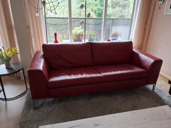 Image 1 of Montel rotes Ledersofa, 2 1/2 Sitze