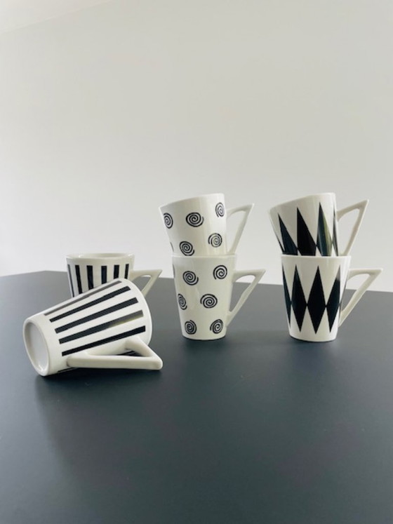 Image 1 of Juego de 6 tazas con diseño posmoderno gráfico