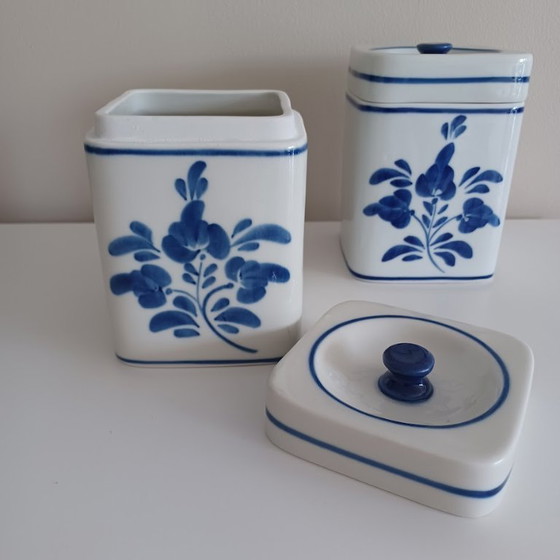 Image 1 of Viana Do Castelo. Portuguese ceramics. Hand-painted storage jars. 50-60 Blue/white.