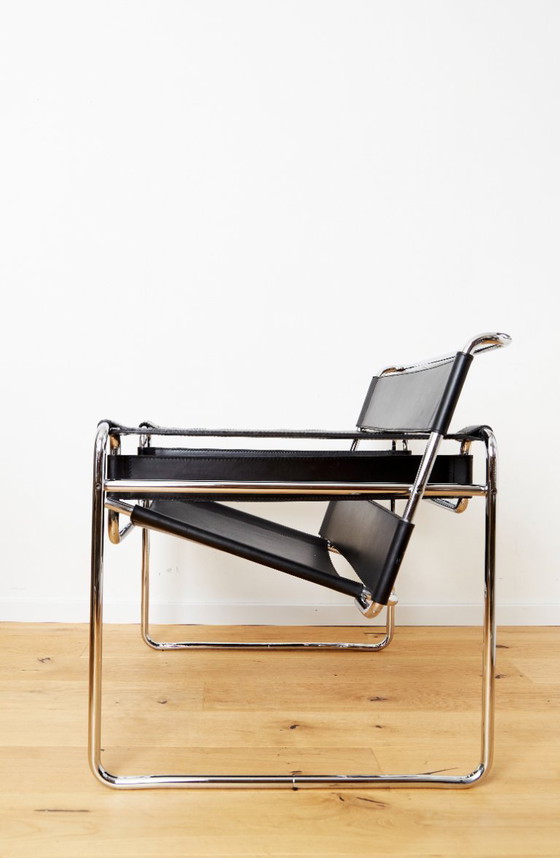 Image 1 of Chaise Wassily conçue par Marcel Breuer pour Knoll International