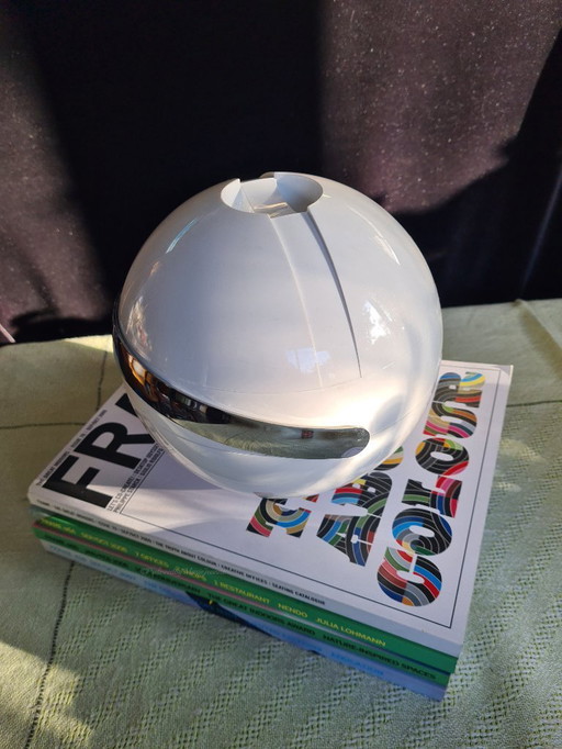 1x Guzzini  IJsemmer Ice Bucket 'Stella' Wit Space Age.