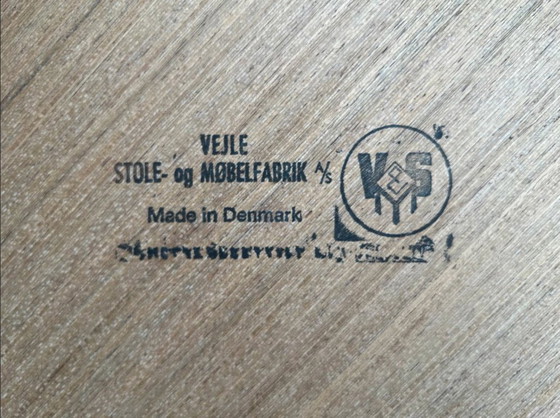 Image 1 of Tavolino da caffè danese in teak di metà secolo - Henning Kjærnulf per la fabbrica di mobili Vejle