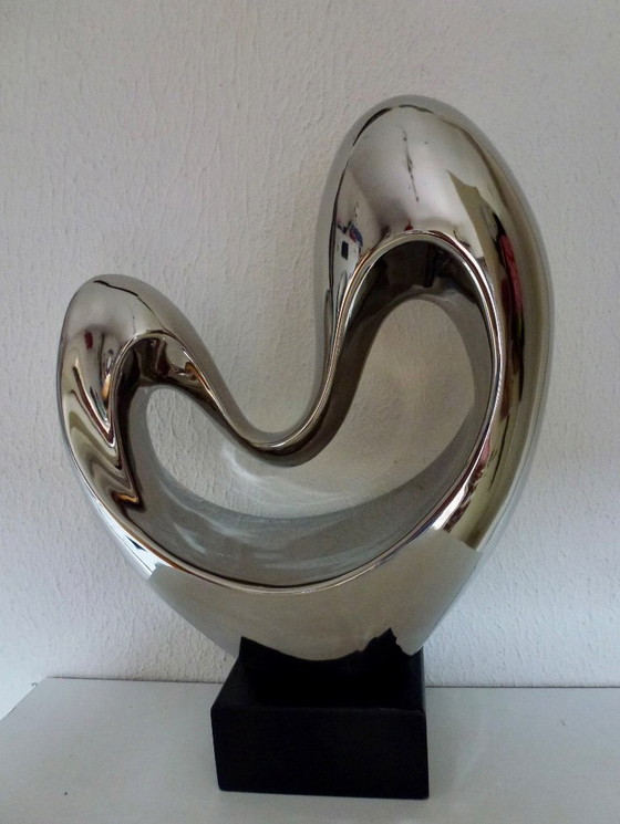 Escultura exclusiva de Peri Ceramics en forma de corazón de plata – 34 cm (Peri Living). (photo 8 of 8)