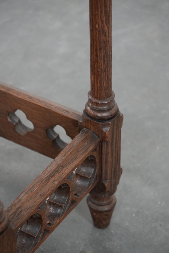 Image 1 of Table d'appoint/table à plantes ancienne en chêne de style gothique du milieu du XIXe siècle