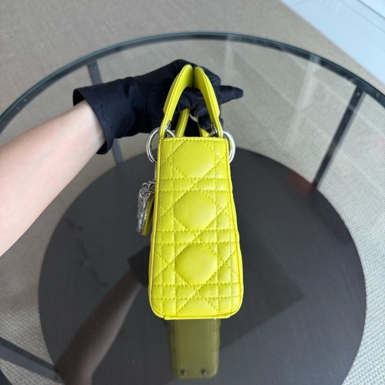 Image 1 of DIOR LADY MINI - CANNAGE LAMSLEER GEEL ZILVEREN BESLAG VERSTELBARE BAND