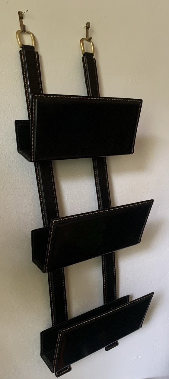 Rarissimo Portadocumenti da parete con 3 scomparti — Jacques Adnet (c. 1955) – Decorazioni murali, Pelle (photo 4 of 15)