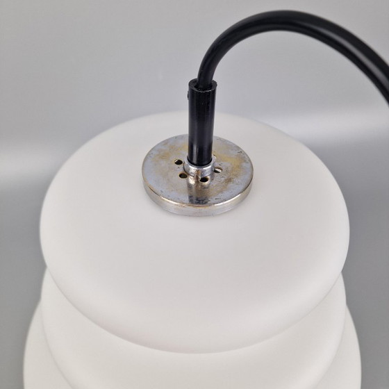 Image 1 of Lampe suspendue vintage par Peill et Putzler, Allemagne, 1960. Modèle AH 1. Verre à lait / verre opalin. Blanc.