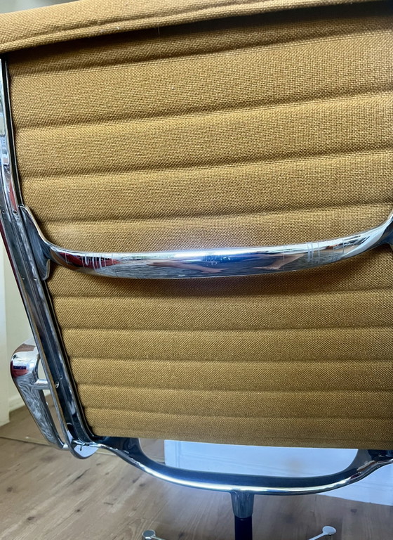 Eames EA 116 loungestoel voor Herman Miller, vintage 1958 – Charles & Ray Eames, Draaistoelen, Textile (photo 4 of 5)