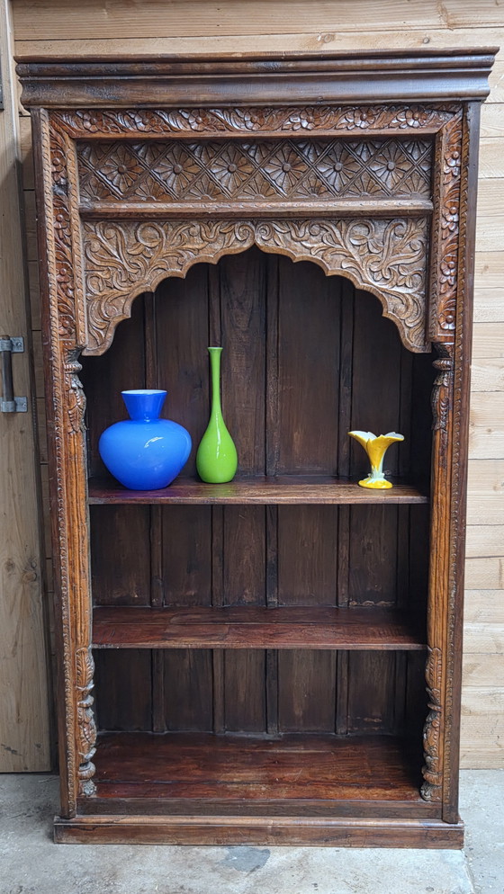 Image 1 of Armoire indienne ancienne en bois de manguier