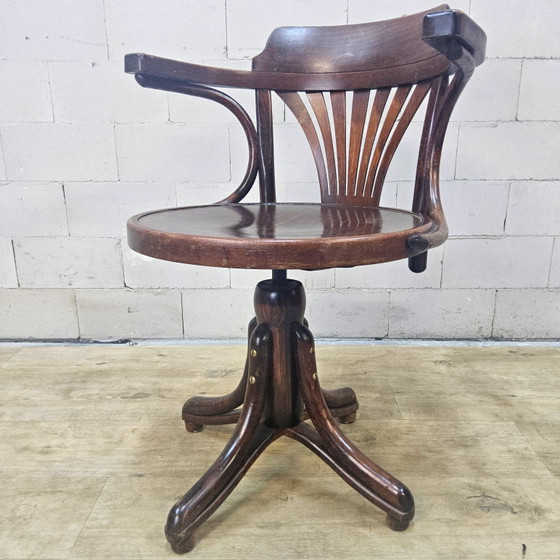 Chaise de bureau pivotante et réglable en hauteur de style Thonet antique (faite à la main) (photo 2 of 15)