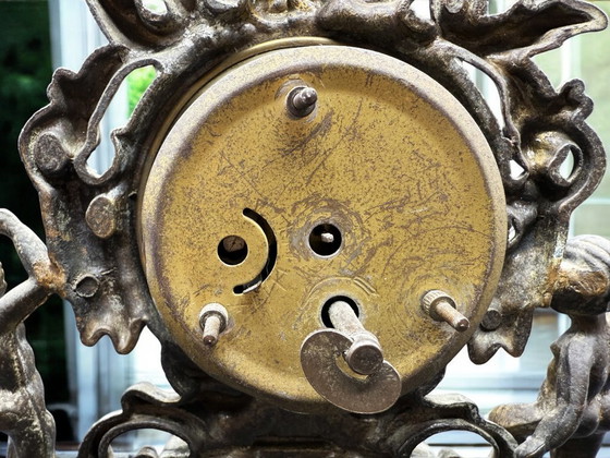 Image 1 of Elegant shelf clock in baroque/rococo style