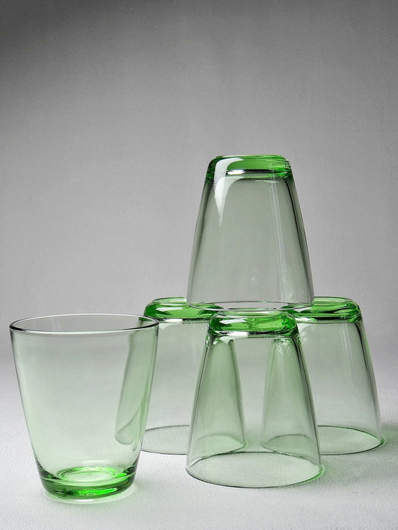 Image 1 of 5 Kleine fluorescerend groene vintage waterglazen