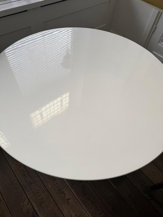 Tavolo da Pranzo Rotondo Bianco Design Acciaio / Legno – Patricia Arquiola, Tavoli da pranzo, Metal, Mdf (photo 11 of 11)