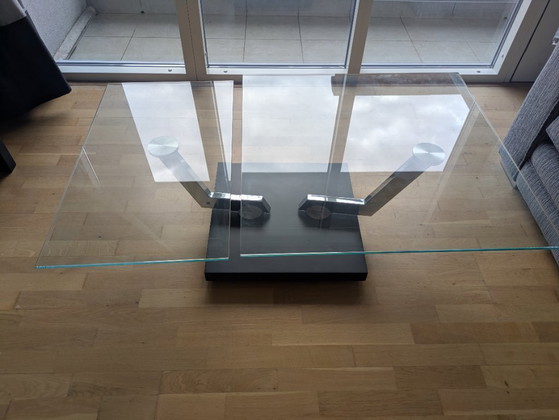 Naos verwandelbarer Couchtisch aus Glas – Couchtische (photo 4 of 10)