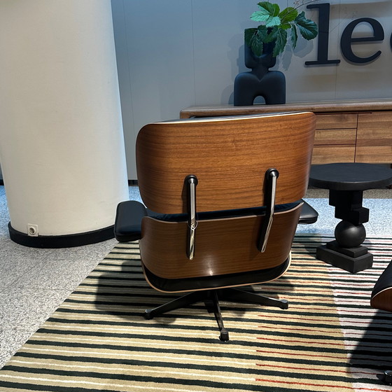 Image 1 of Sillón lounge Vitra Relax con reposapiés