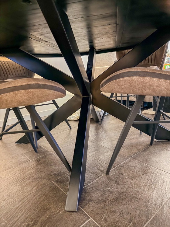 Image 1 of Round dining table black Ø150 cm