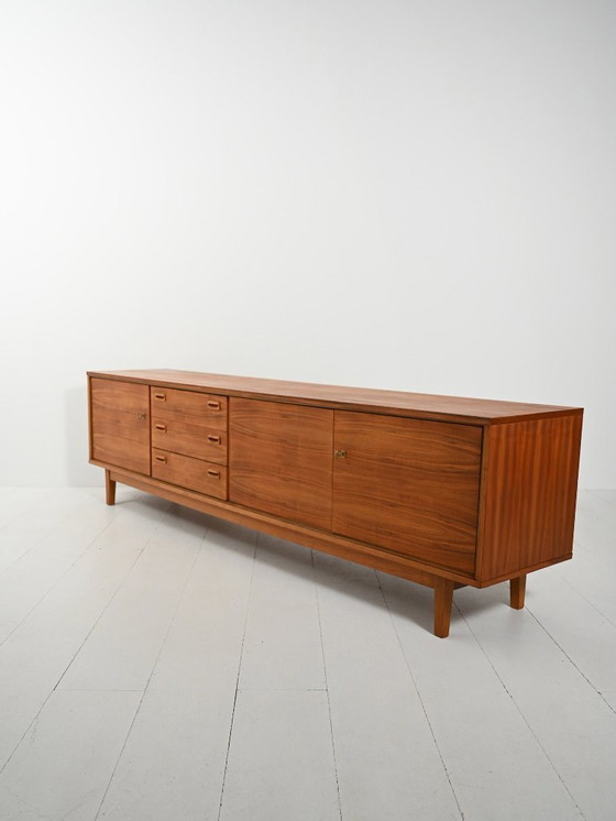 Image 1 of Credenza vintage in noce degli anni '60
