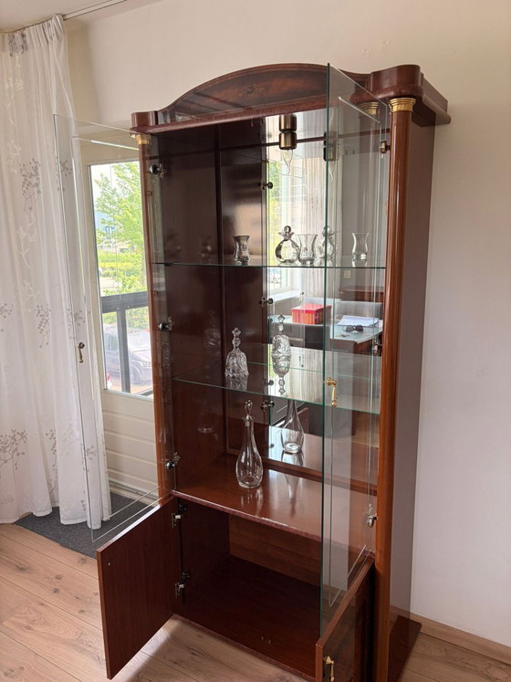 Image 1 of Luxe Italiaanse Vitrinekast | Hoogglans Wortelhout | 200cm