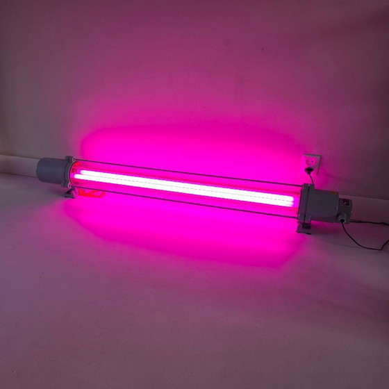 Image 1 of Funky lampada industriale GDR - VEB Leuchtenbau Wittenberg con luce magenta