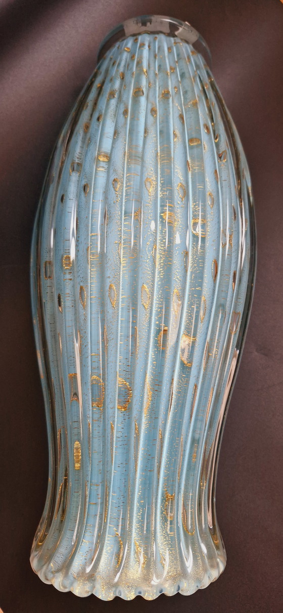 Image 1 of Grand vase opalin en verre de Murano Alfredo Barbini des années 50 avec bulles contrôlées et feuilles d'or