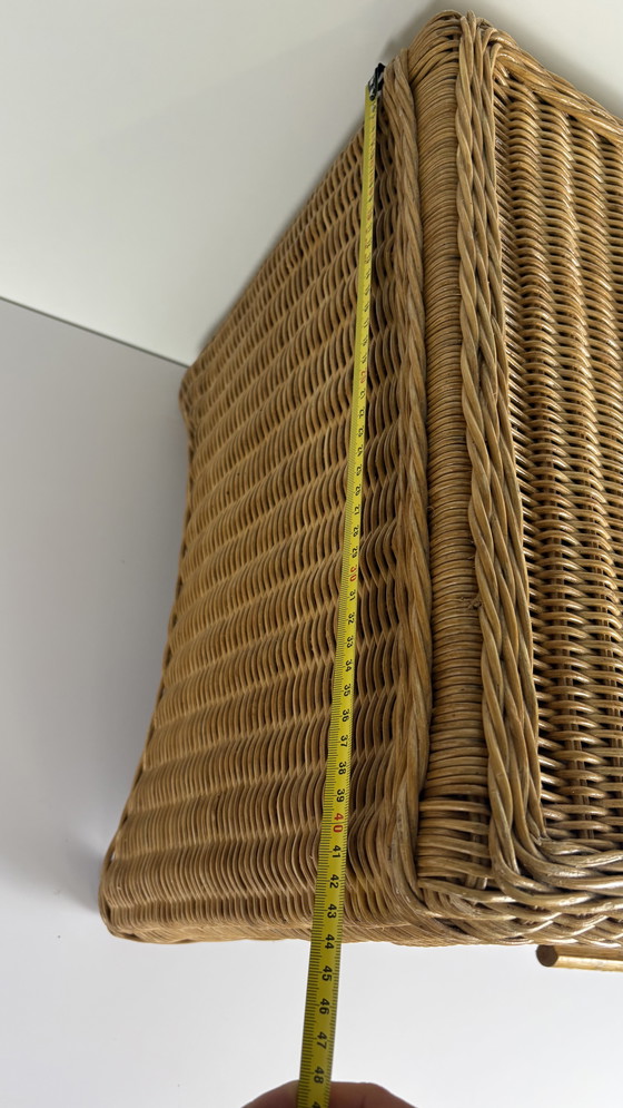 Image 1 of Table basse vintage en rotin avec tiroir table de chevet / table d'appoint