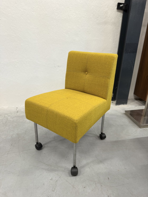 Image 1 of 10 Gelderland 7714 Button sedie su ruote Sedia di design in tessuto