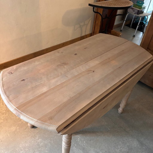 Ronde tafel met verlengstukken
